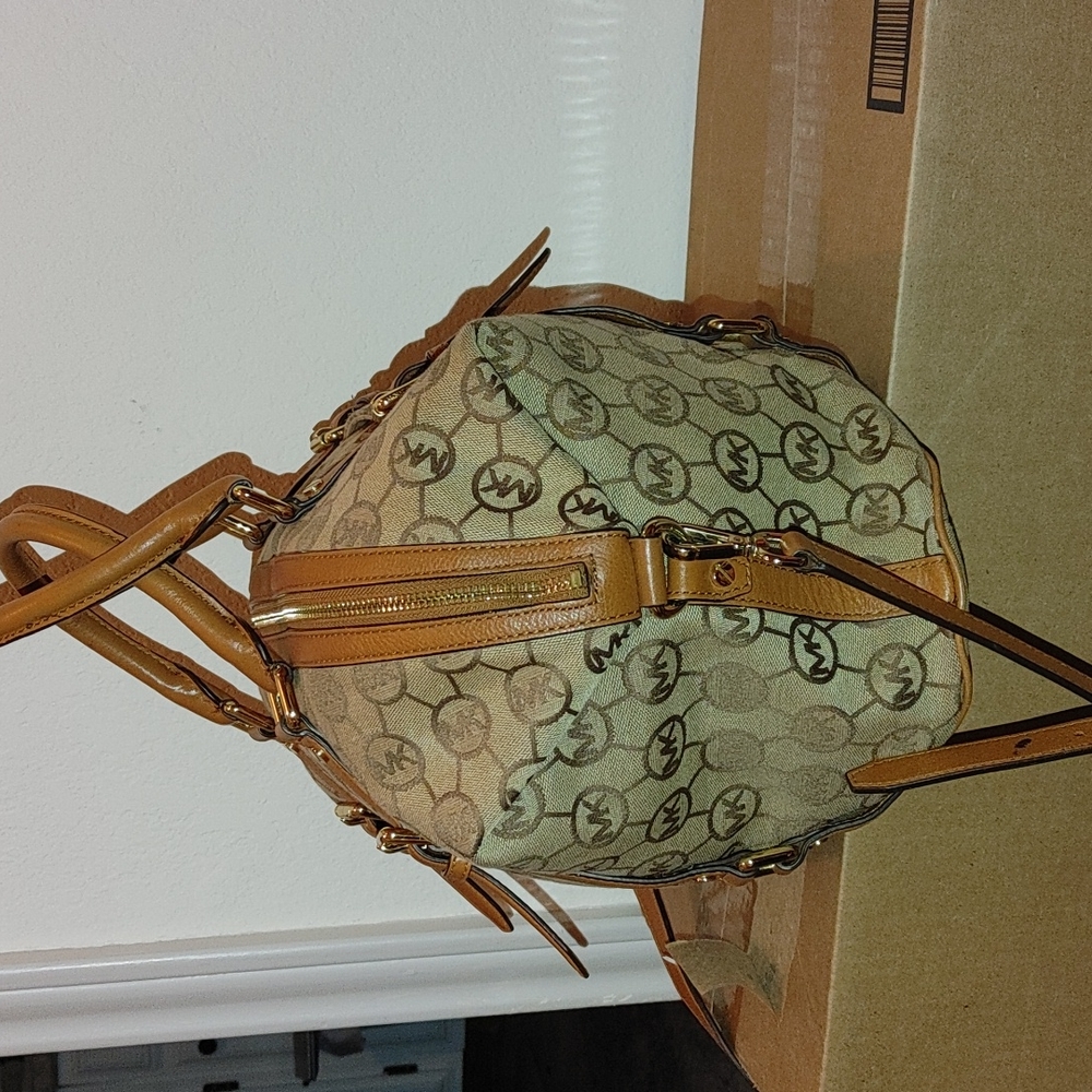 Authentic Michael Kors Satchel - image 3